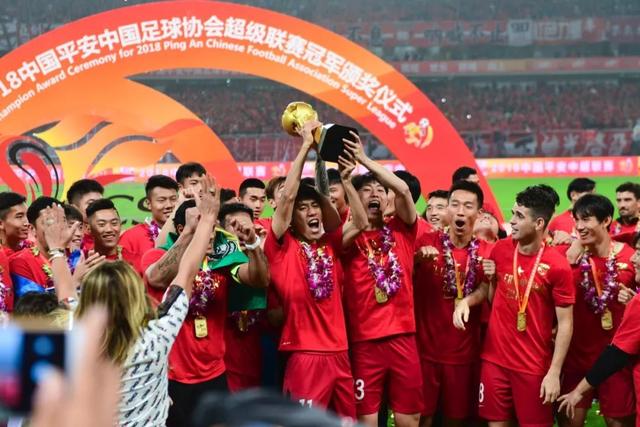 欧冠-莱奥倒钩破门吉鲁制胜 AC米兰2-1大巴黎